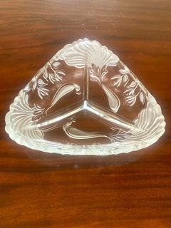 日本製MIKASA厚實雕花系列水晶雅緻藝術花果三等分盛器水果盤、玻璃盤
