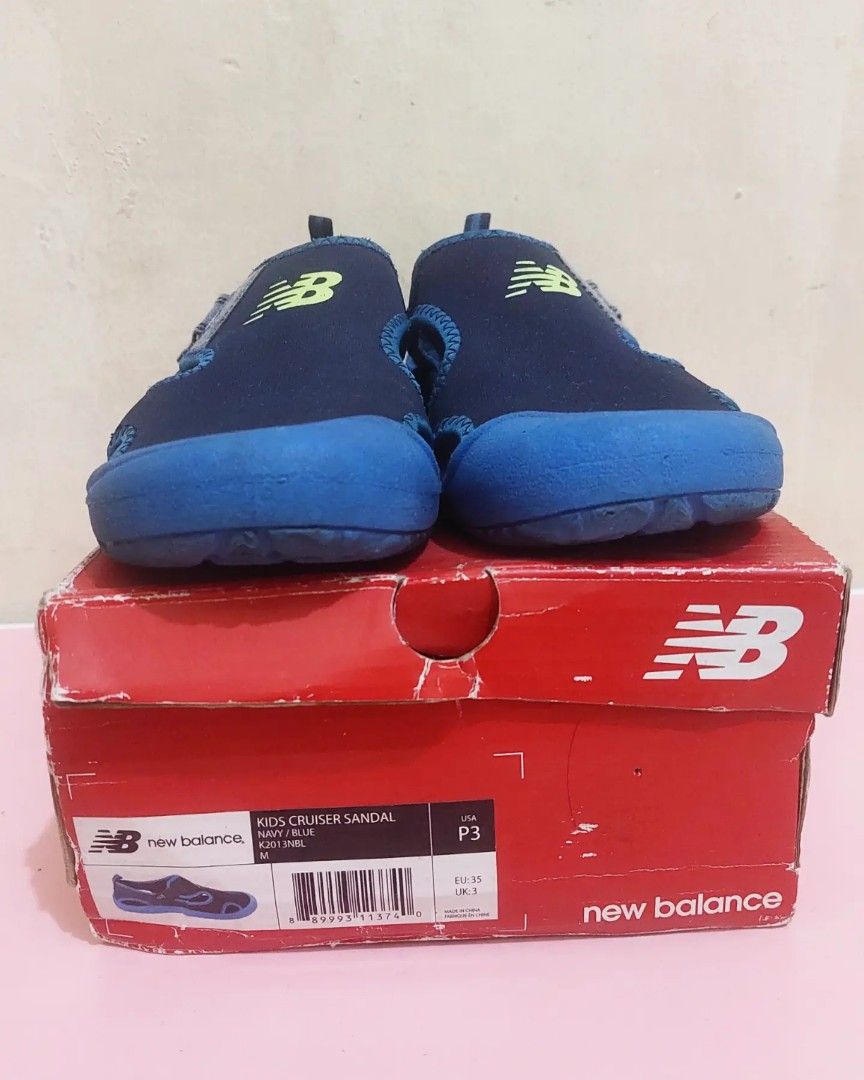 New balance kids cruiser sandal, Fesyen Wanita, Sepatu di Carousell