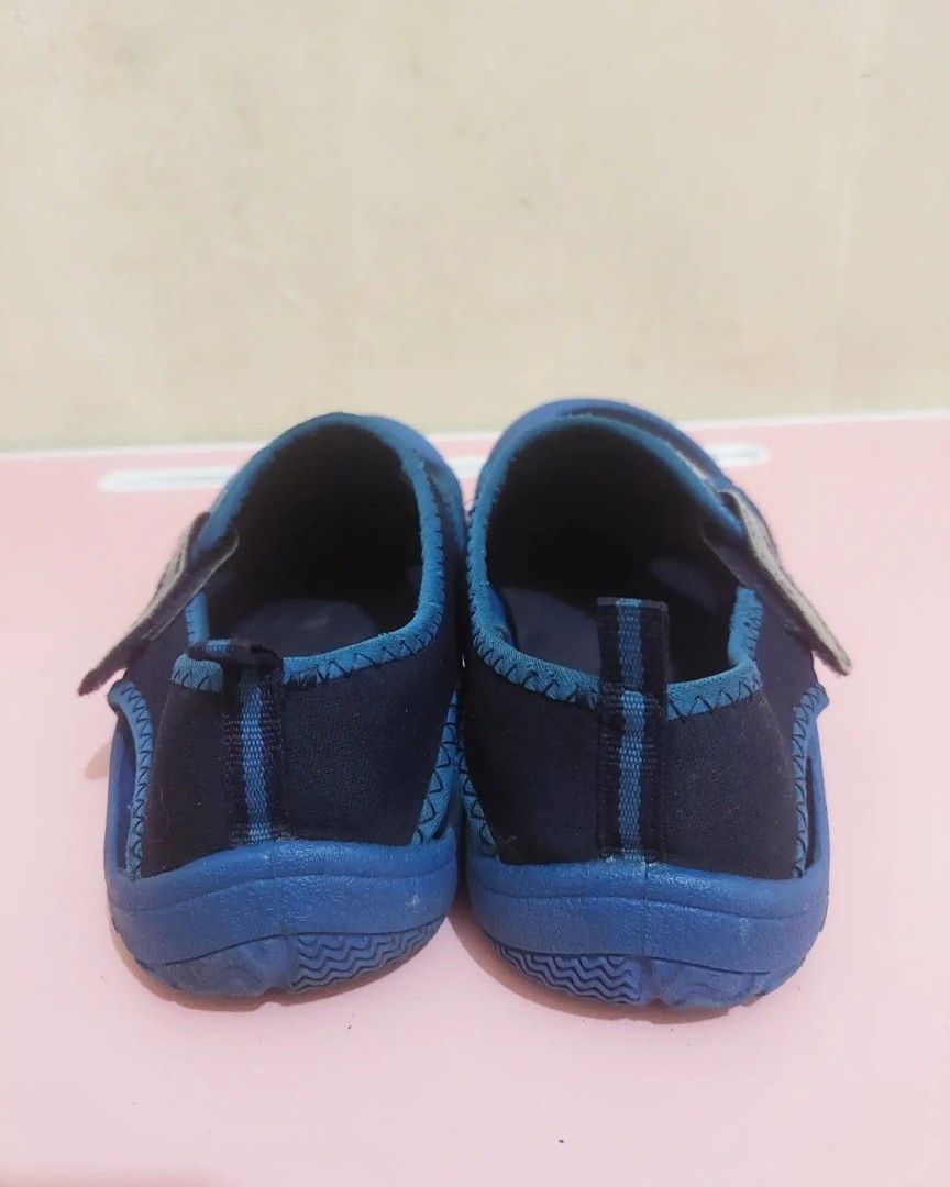 New balance kids cruiser sandal, Fesyen Wanita, Sepatu di Carousell