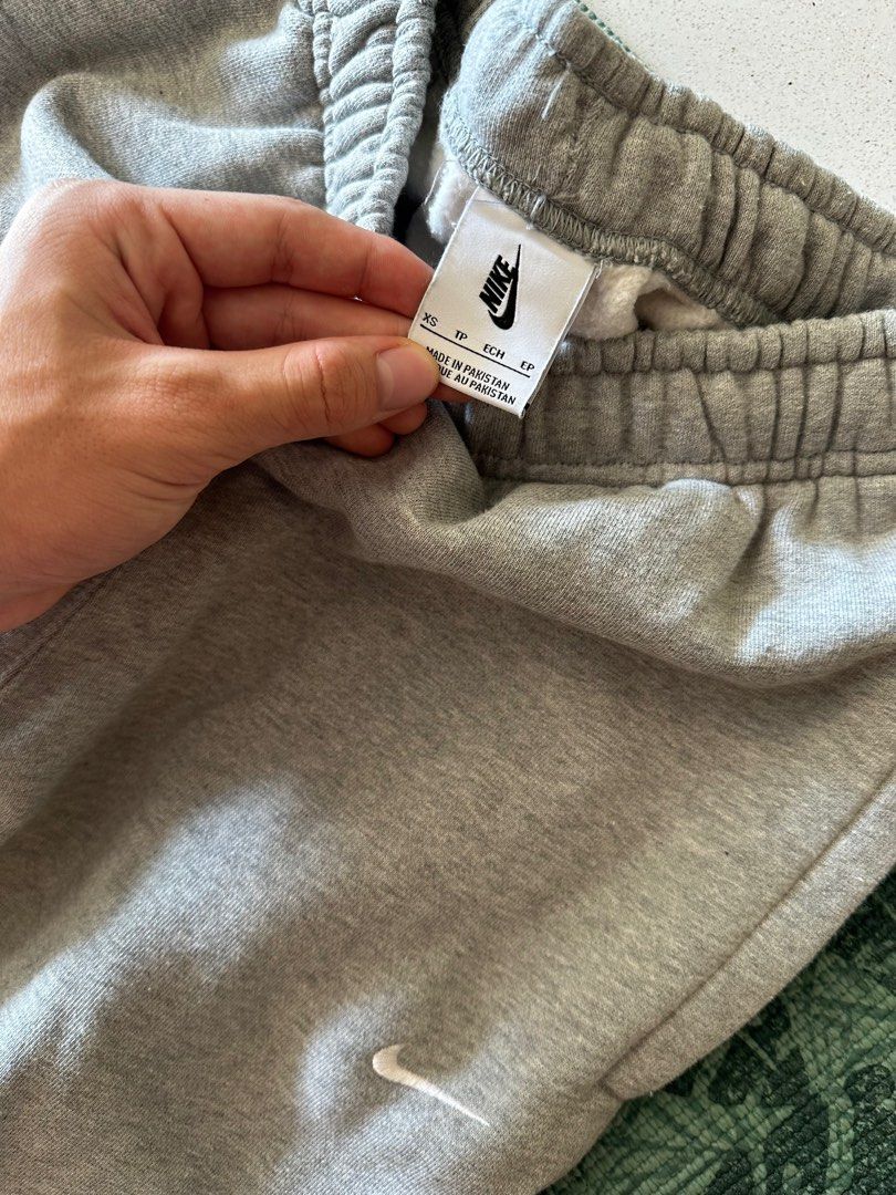 Nike grey online sweatpants xs