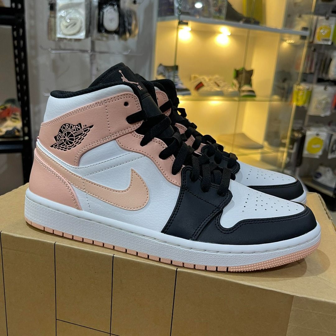 Crimson tint jordan hot sale 1 size 9