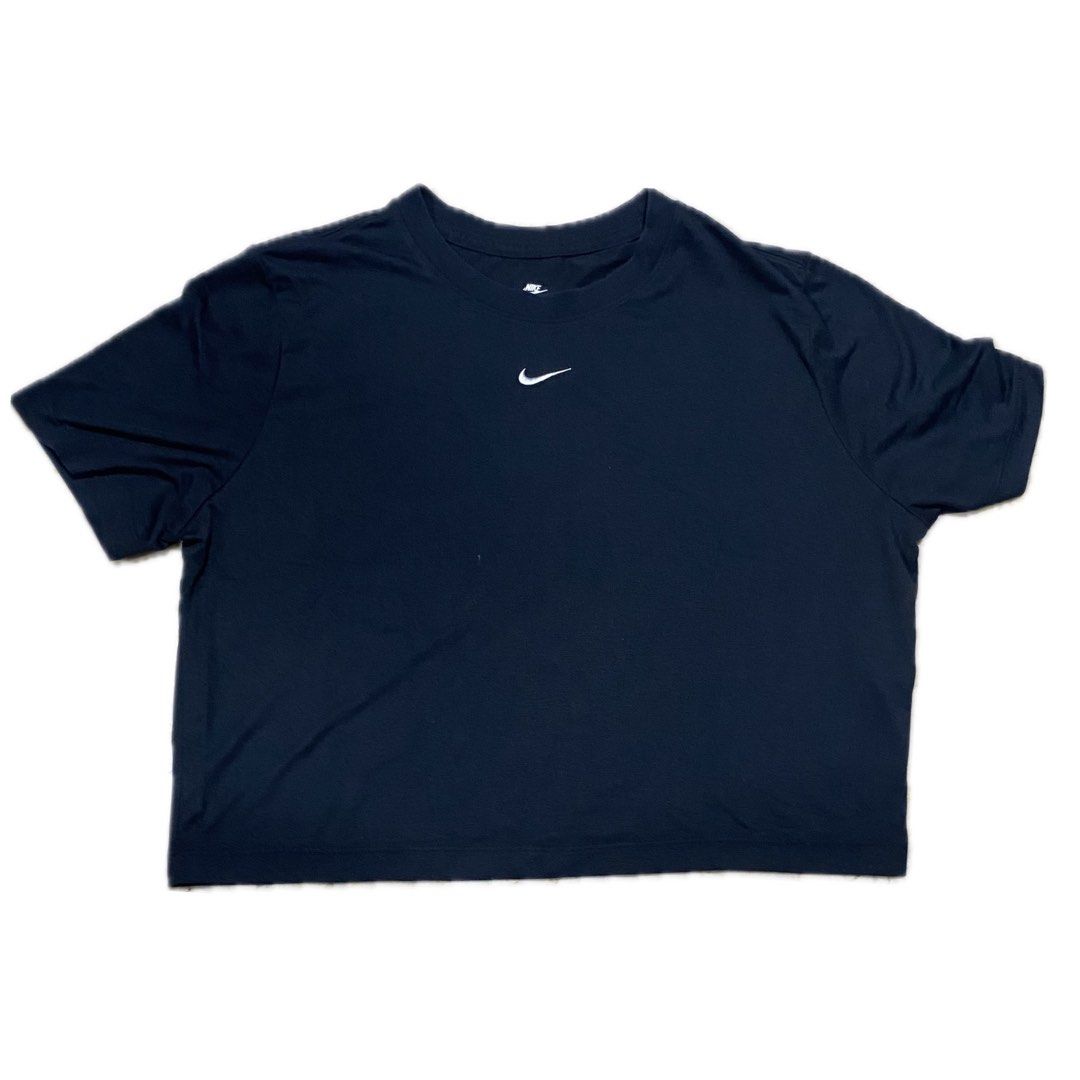 nike tee with swoosh in the middle