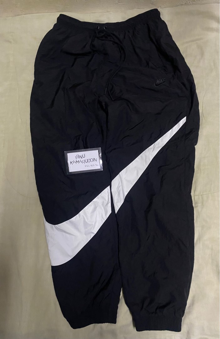 Nike sportswear 2024 big swoosh