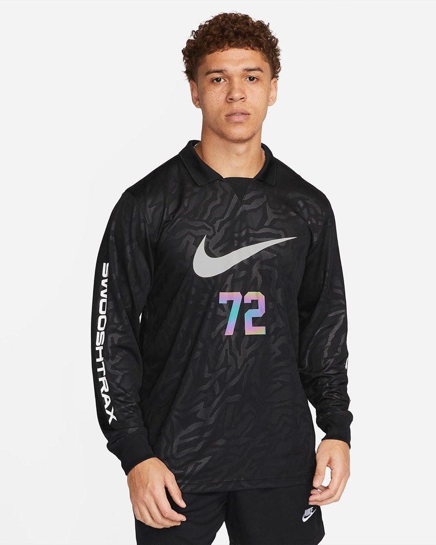 Nike Swoosh Trax, Men's Fashion, Activewear on Carousell