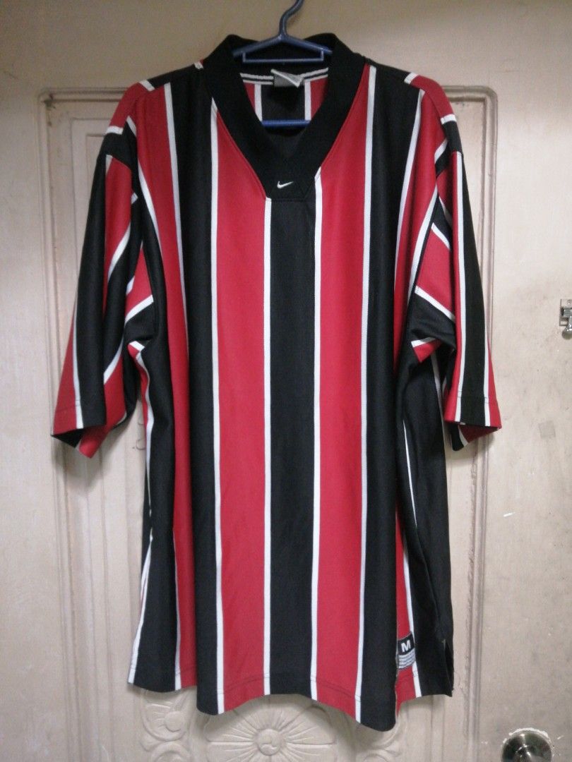 Nike vintage 90s soccer jersey Men s Fashion Activewear on Carousell