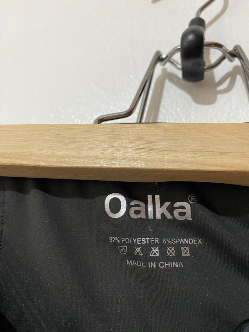 Oalka L, Women's Fashion, Activewear on Carousell