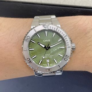 Oris Aquis Date 41.5mm Green Mother of Pearl Dial - New York Harbour Limited Edition