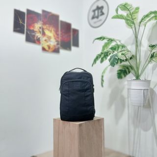 Pacsafe Crossbody