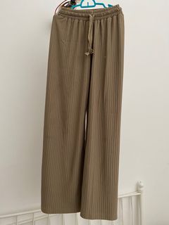 (Category: ) located in . Submitted by bihandsome (Listing ID 1268607401, Image 1). Description: .