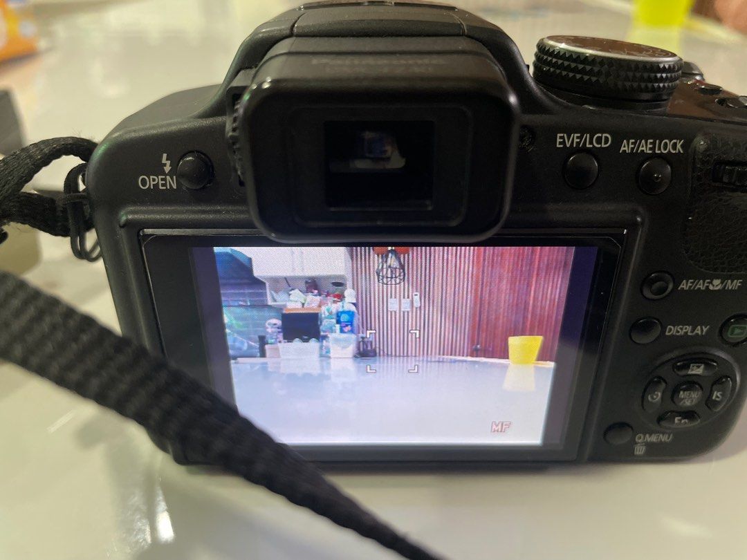 Panasonic LUMIX DMCFZ40, Photography, Cameras on Carousell