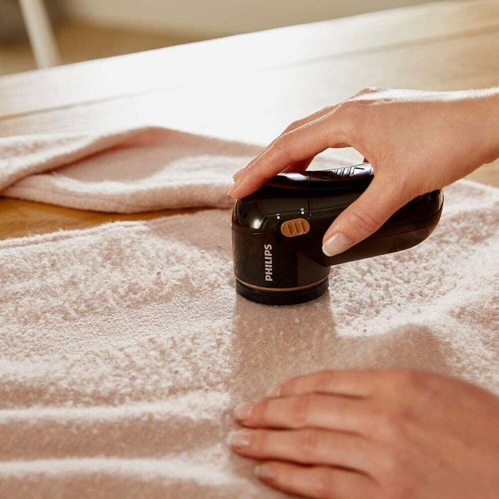 Bobble and pilling fabric best sale shaver & remover
