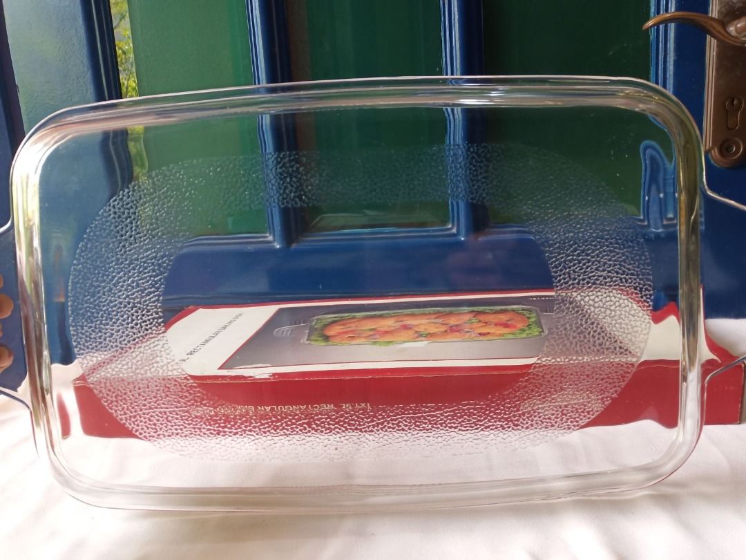 RECTANGULAR BAKING DISH (Category: Other Kitchenware & Tableware) located in Quezon City. Submitted by bigbluecheese (Listing ID 1268593763, Image 2). Description: RECTANGULAR BAKING DISH . Kitchen Pride brand 1.9 liters capacity Safe for: Dishwasher, Oven, Chiller, and Microwave use . NEVER BEEN USED Price: P400 RFS: Decluttering Buyer shoulders shipping and handling fee. Location: Congressional Avenue, Quezon City MOP: GCash / BDO / BPI .
