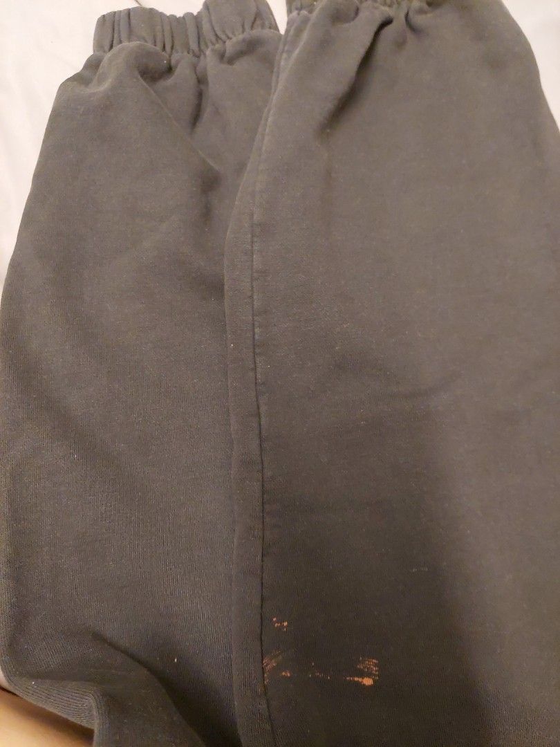 Authentic Rosa black sweatpants brandy melville, Women's Fashion, Bottoms,  Other Bottoms on Carousell