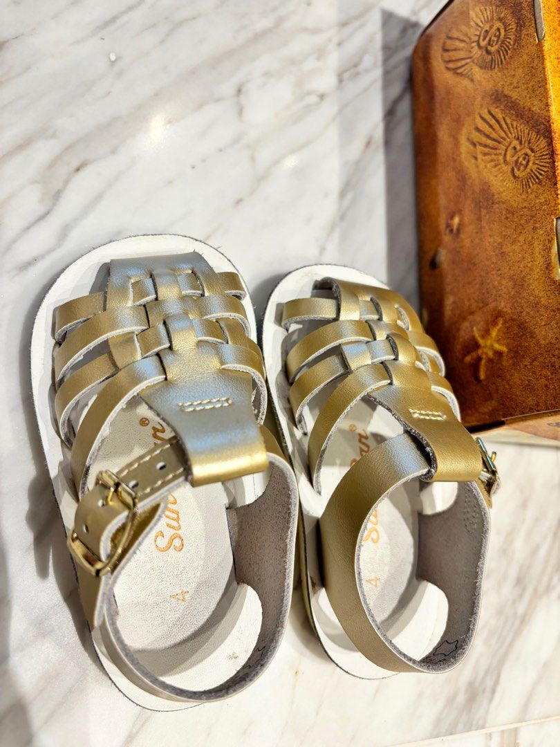 Saltwater sandals discount size 4