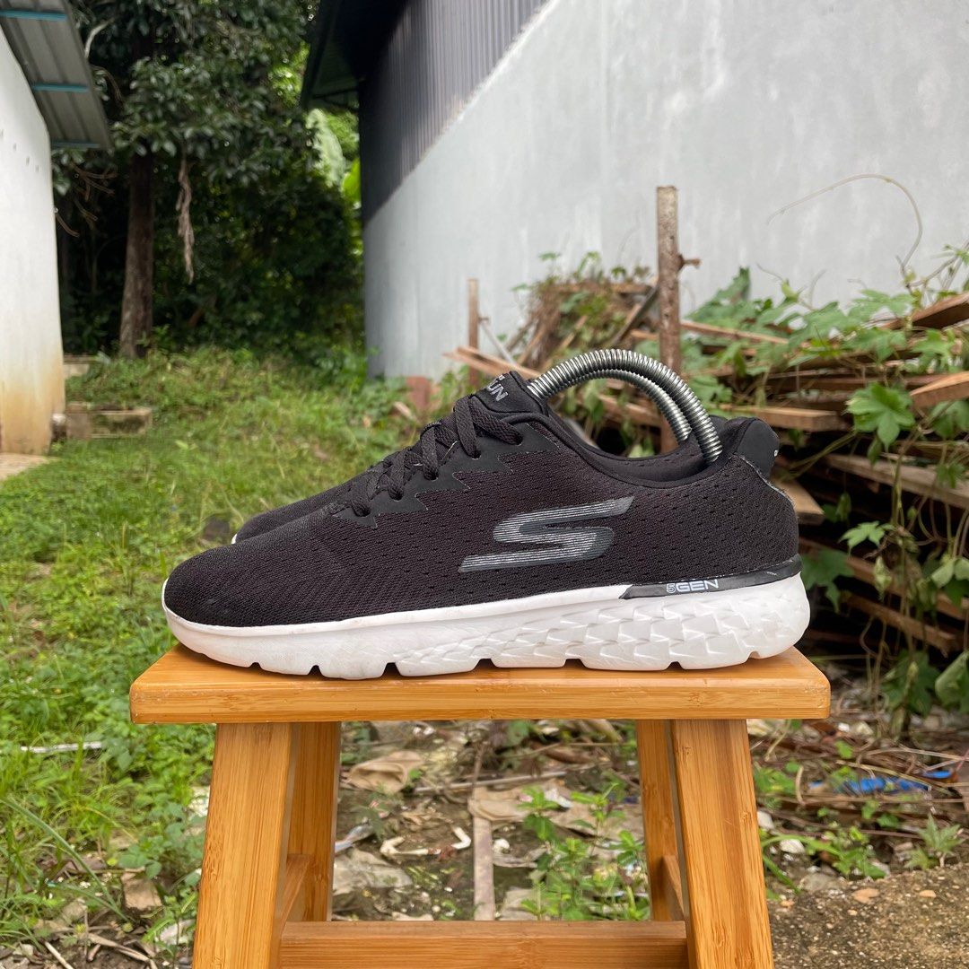 Skechers running new arrivals shoes 7.5