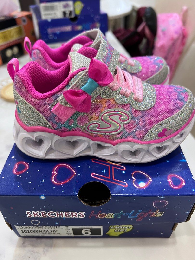 SKECHERS KIDS HEART LIGHTS SIZE US 6 Babies Kids Babies Kids