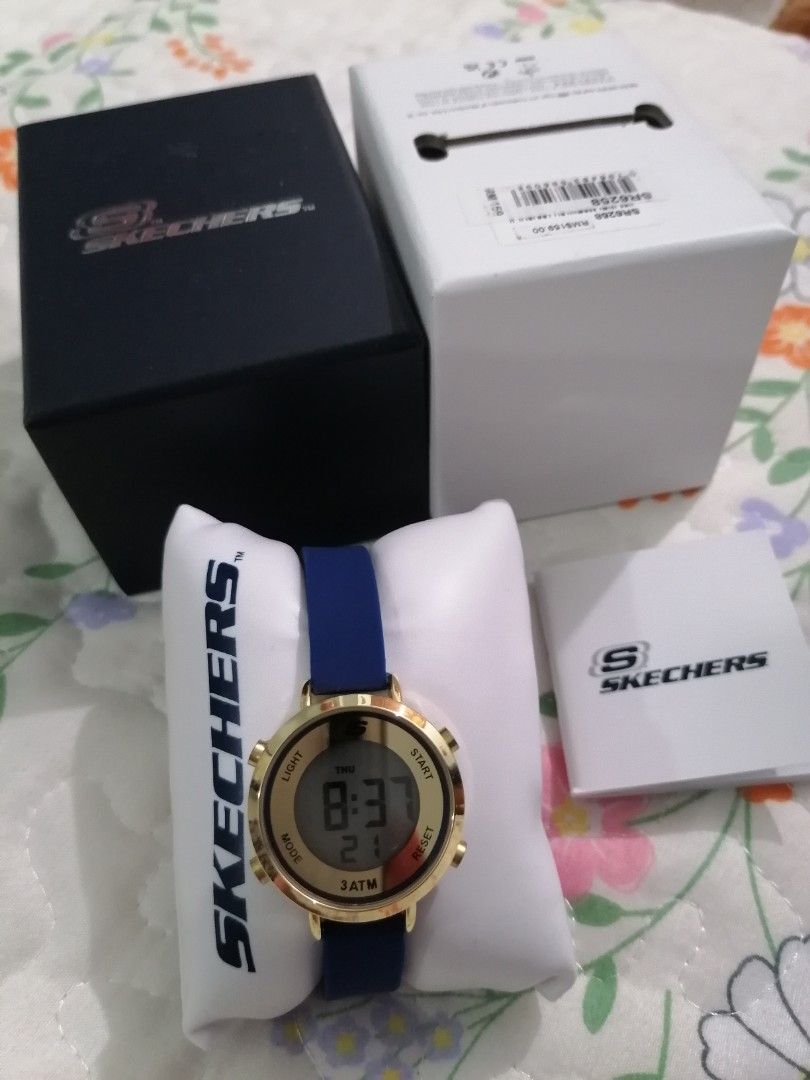 Skechers store watch price
