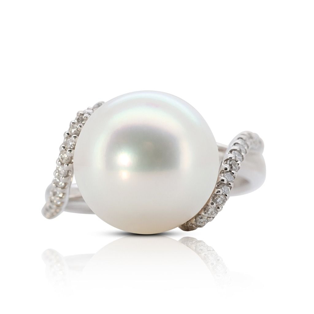 Stunning Pearl Ring in 18K White Gold Women s Fashion Jewelry