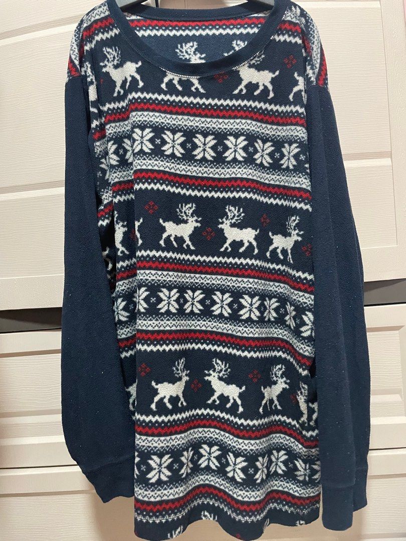 Uniqlo cheap christmas sweater