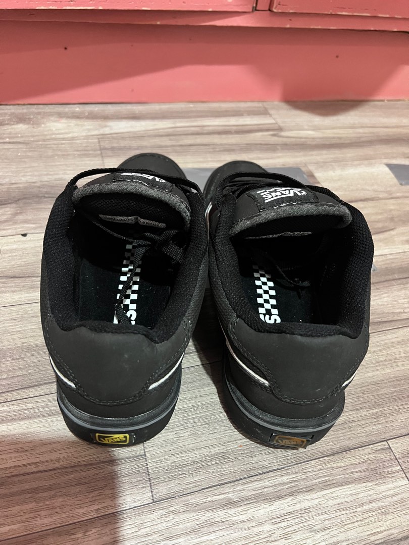 Vans gravel store