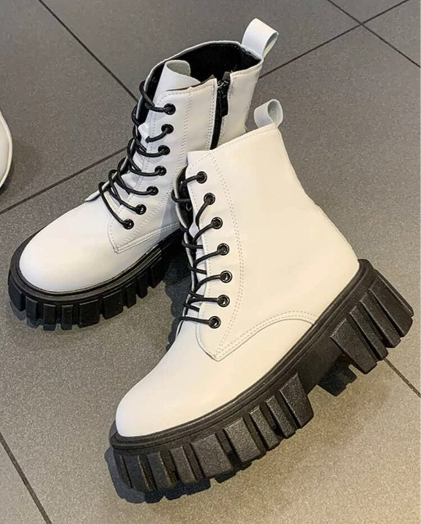 White combat boots black new arrivals laces