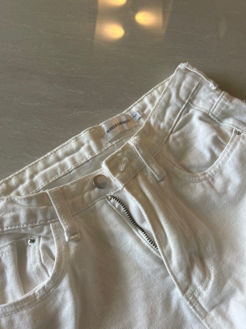 White jeans hotsell frayed