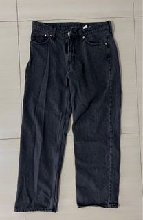 BNWT H&M 90s Baggy Ultra High Waist Jeans, Women's Fashion, Bottoms, Jeans  & Leggings on Carousell