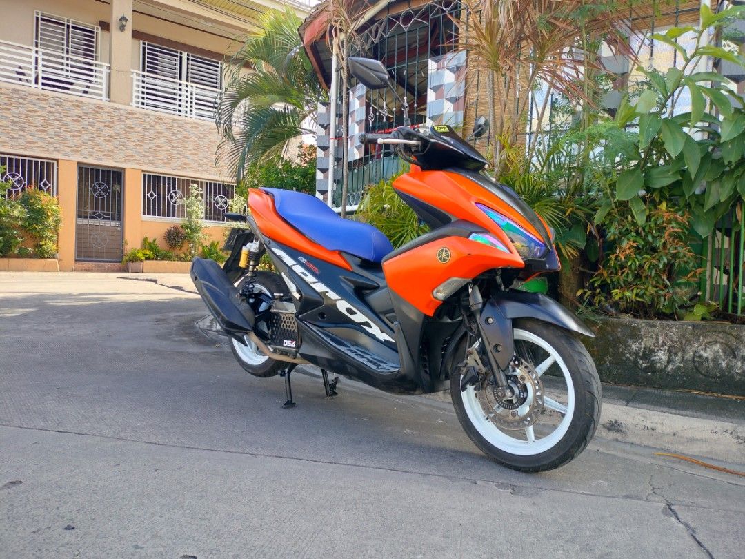Yamaha aerox v1 2019 model vva (Category: Motorbikes for Sale) located in Cabuyao City. Submitted by mac1968 (Listing ID 1268539323, Image 2). Description: Aerox v1 2019 model Allstock engine Complete original papers 2 original keys With LTO plate Rehistrado hanggang January 2024 Gana lahat ng ilaw,busina Push start Malakas ang battery Makakapal gulong 35k odo Rb6 white Stock seat tabas APR cover Bagong change oil Nakapang gilid kaya maganda takb