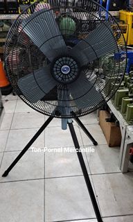 YAMATO 24" INDUSTRIAL STAND FAN