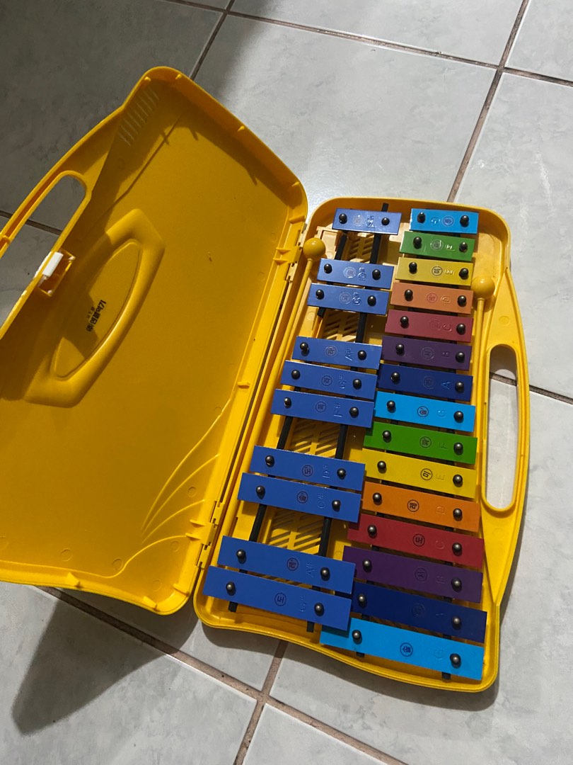 27 Key Xylophone (Yellow and Blue), Hobbies & Toys, Music & Media