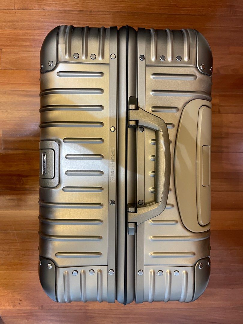 RIMOWA Topas Titanium Multiwheel Electronic Tag Luggage - 67l