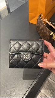全新 Chanel 香奈兒 黑銀荔枝牛皮 銀釦 魚子醬 經典款口蓋皮夾 三折短夾 錢包 卡包（AP0231）