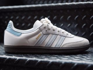 (Category: ) located in . Submitted by solestreetauthentic (Listing ID 1263743960, Image 1). Description: .