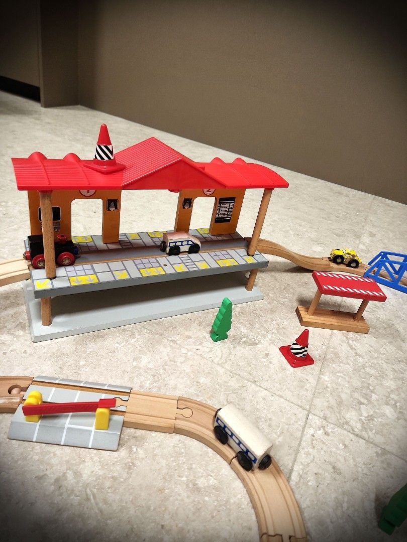 Adventure Wooden train set Early Learning Centre Hobbies Toys