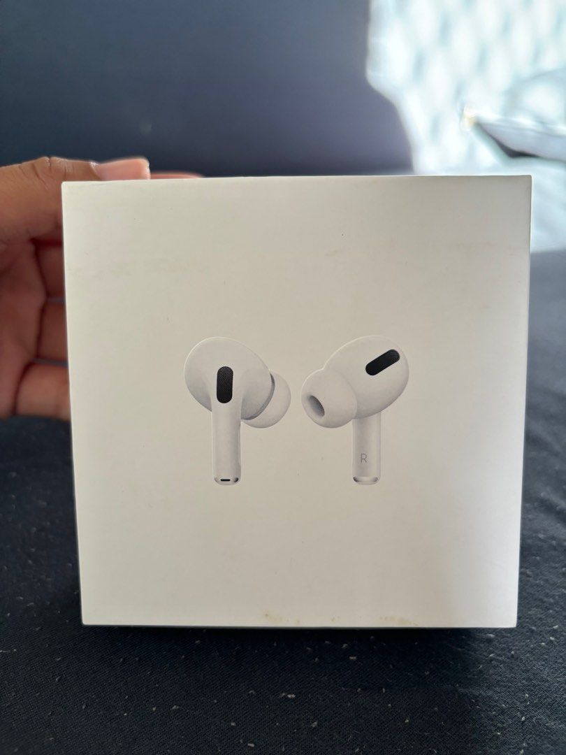 Airpods pro 1st Gen (Category: Earphones) located in San Jose. Submitted by arakyer (Listing ID 1263888057, Image 3). Description: Orig comes with box & 2 spares of plugs. .