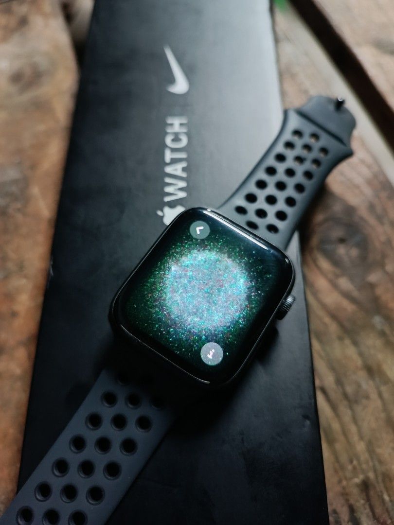 Apple Watch S6 Nike mm, Mobile Phones & Gadgets, Wearables