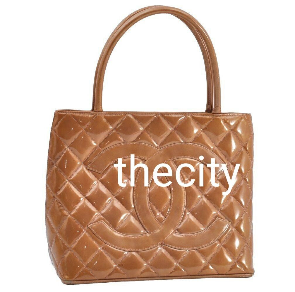 Chanel patent leather sticky hot sale