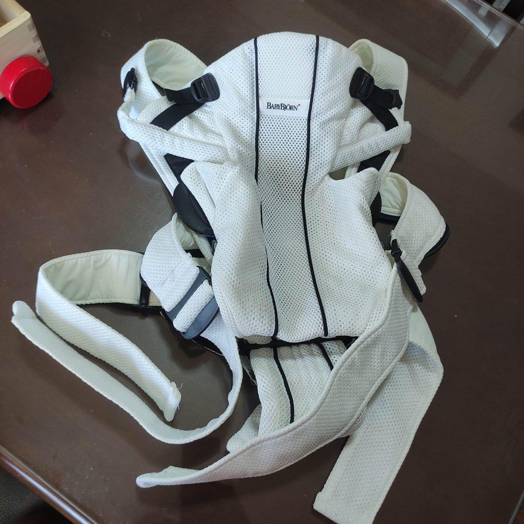 Baby Bjorn Mesh type Carrier (Category: Carriers & Slings) located in Manila. Submitted by avalanchesonlineshopmainacount (Listing ID 1263778201, Image 2). Description: .