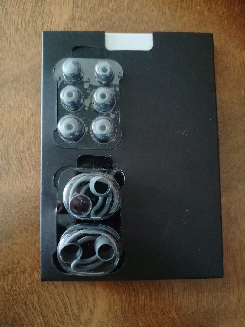 Beats Studio Replacement Buds (Category: Earphones) located in Taguig. Submitted by atticusmerch (Listing ID 1263775392, Image 3). Description: Beats Studio Replacement Buds Never been used, In a very good condition, no signs of usage Original.