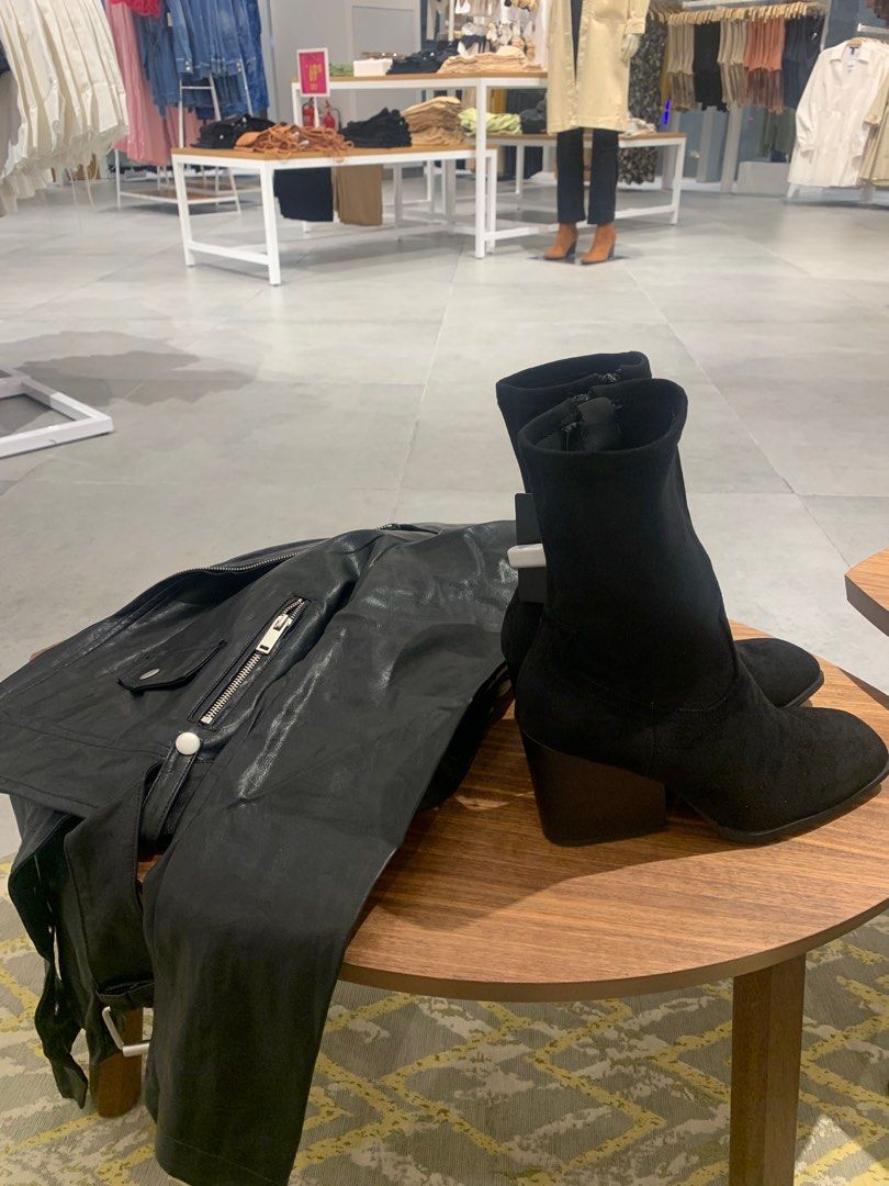 Boots Forever 21 Women s Fashion Footwear Boots on Carousell