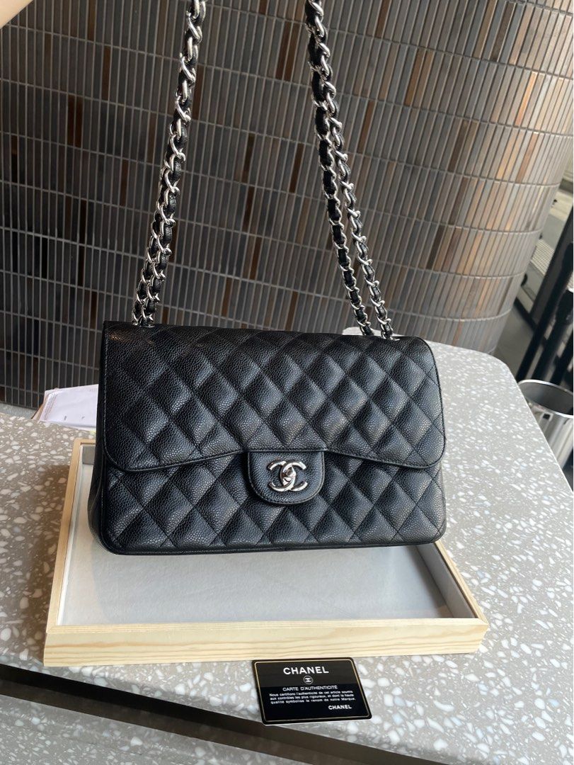 如何駕馭最受歡迎The Chanel 19 Bag 系列？參考GD、Koki、Jennie、劉雯等親自示範– Vogue Hong Kong