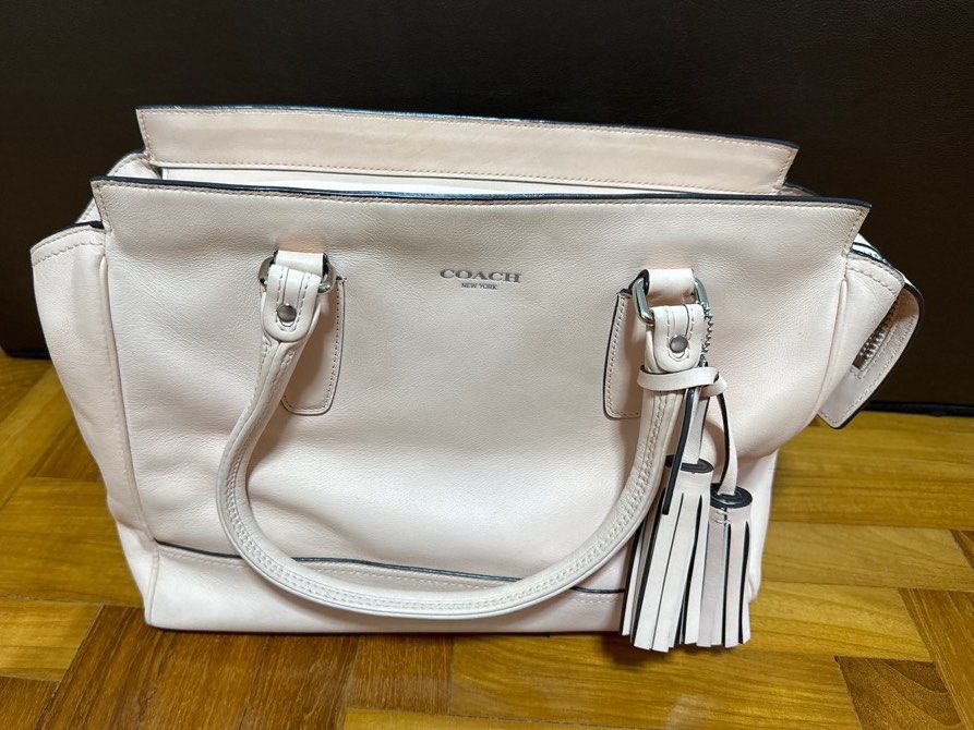 Used coach hotsell handbags
