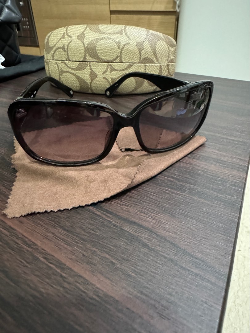 Coach sunglasses s2025 black