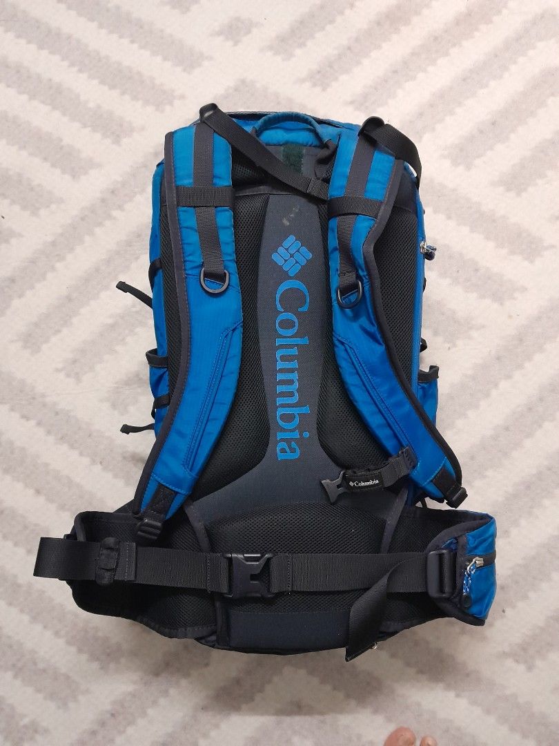 Columbia Hiking bag 35L Men s Fashion Bags Backpacks on Carousell
