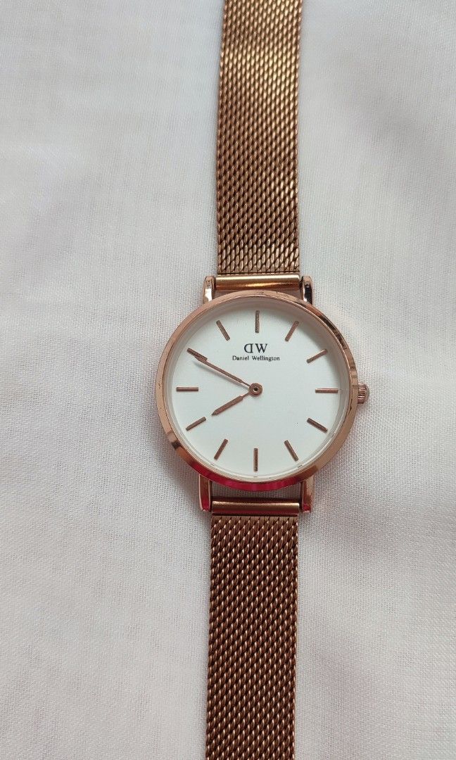 Ganti baterai sales jam daniel wellington