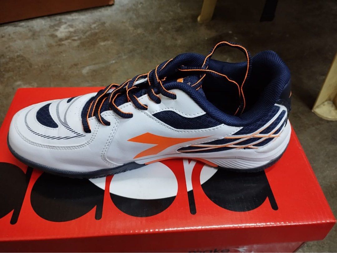 Diadora badminton shoes