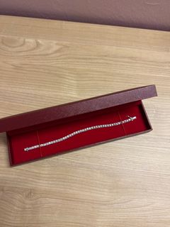 (Category: ) located in . Submitted by accessoriesqueen (Listing ID 1263776956, Image 1). Description: .