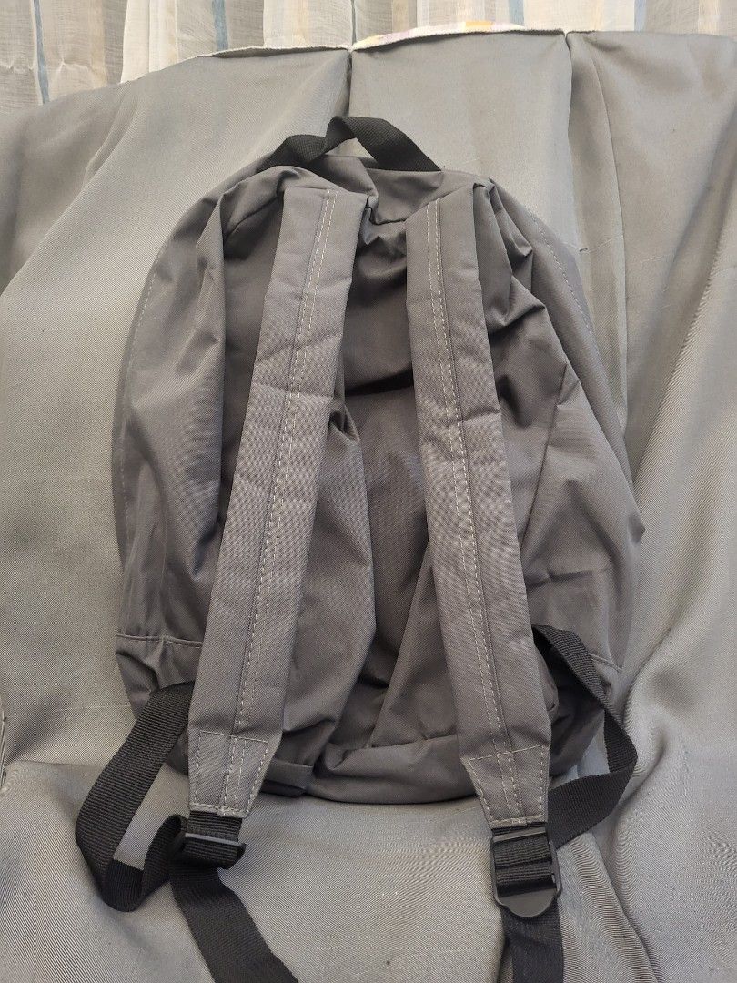 Dickies Gray Backpack (Category: Backpacks) located in San Fernando. Submitted by jpmarketplace2023 (Listing ID 1263817764, Image 2). Description: -Dickies gray backpack for only PHP550 -Authentic from Japan.