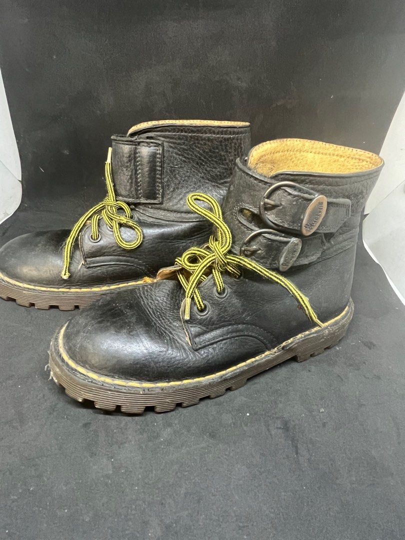 Doc Martens kids (Category: Babies & Kids Fashion) located in Quezon City. Submitted by masbugs (Listing ID 1263852749, Image 1). Description: FS: hi cut DMs for kids. Size 11 Pick up at Scoit area in QC.