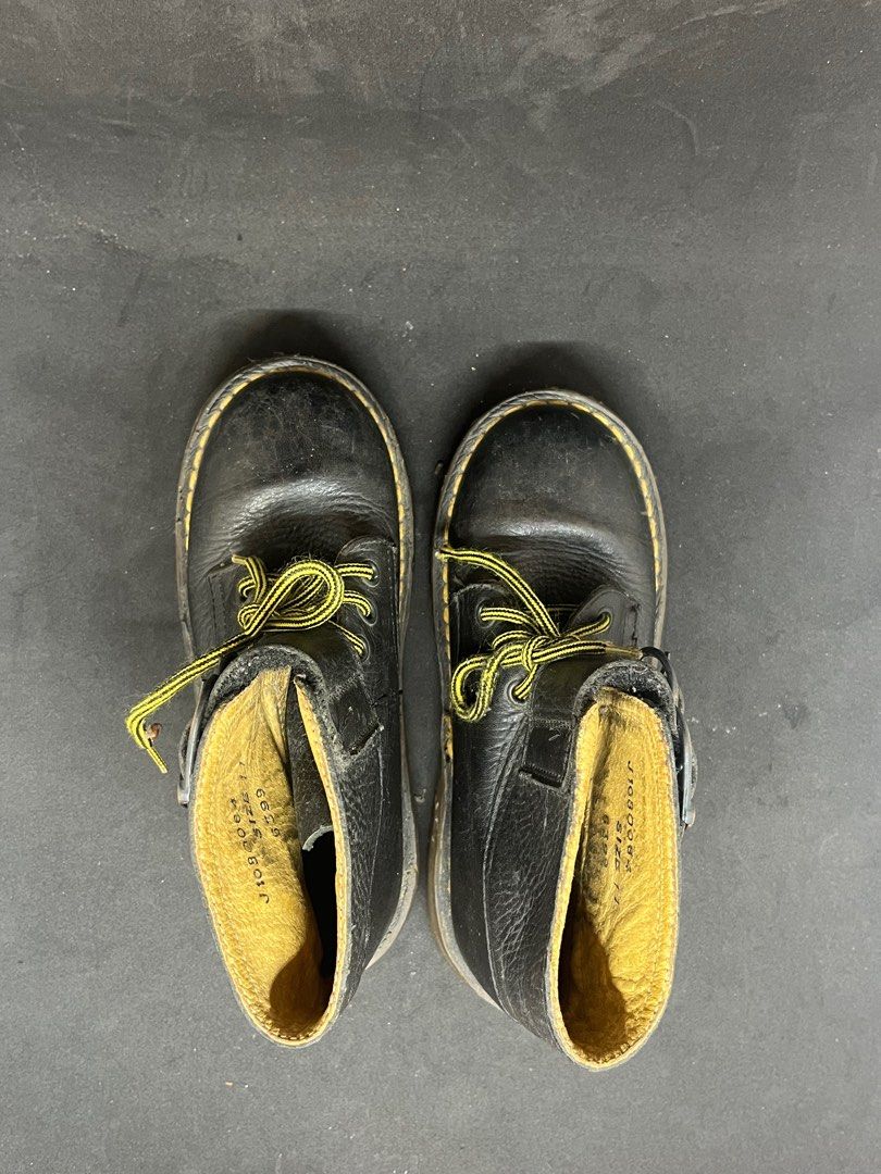 Doc Martens kids (Category: Babies & Kids Fashion) located in Quezon City. Submitted by masbugs (Listing ID 1263852749, Image 3). Description: FS: hi cut DMs for kids. Size 11 Pick up at Scoit area in QC.
